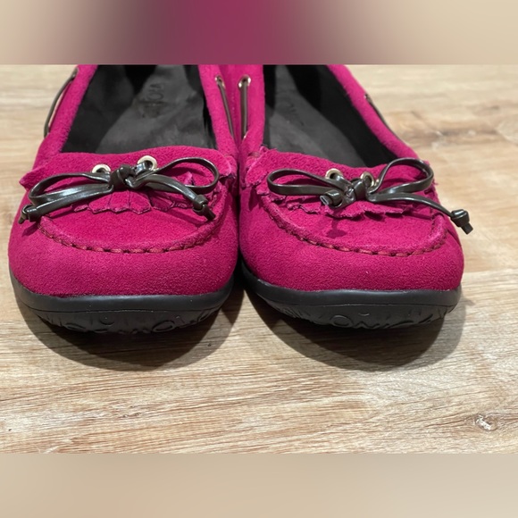 NEW Vionic | Pink Petaluma Suede Loafer Size 7.5 - Picture 3 of 9